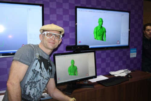 Gadget Show's Jason gets a 3D printout of his head